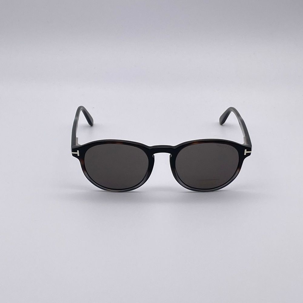 Tom Ford Sunglasses - Picture 2 of 8